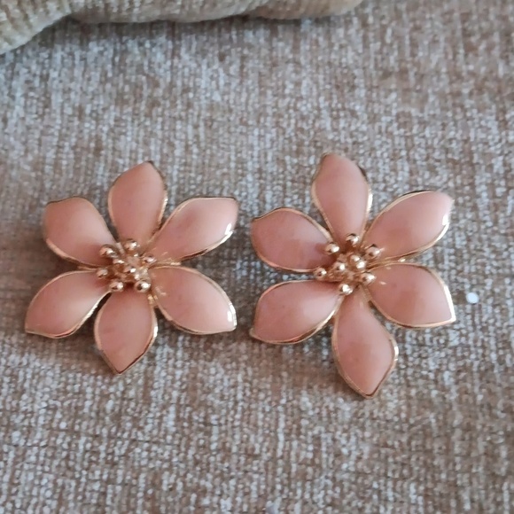 Gold Tone Salmon Enamel Flower Post Earrings - Picture 7 of 9